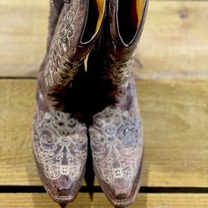 Corral teen size 4 cowgirl boots